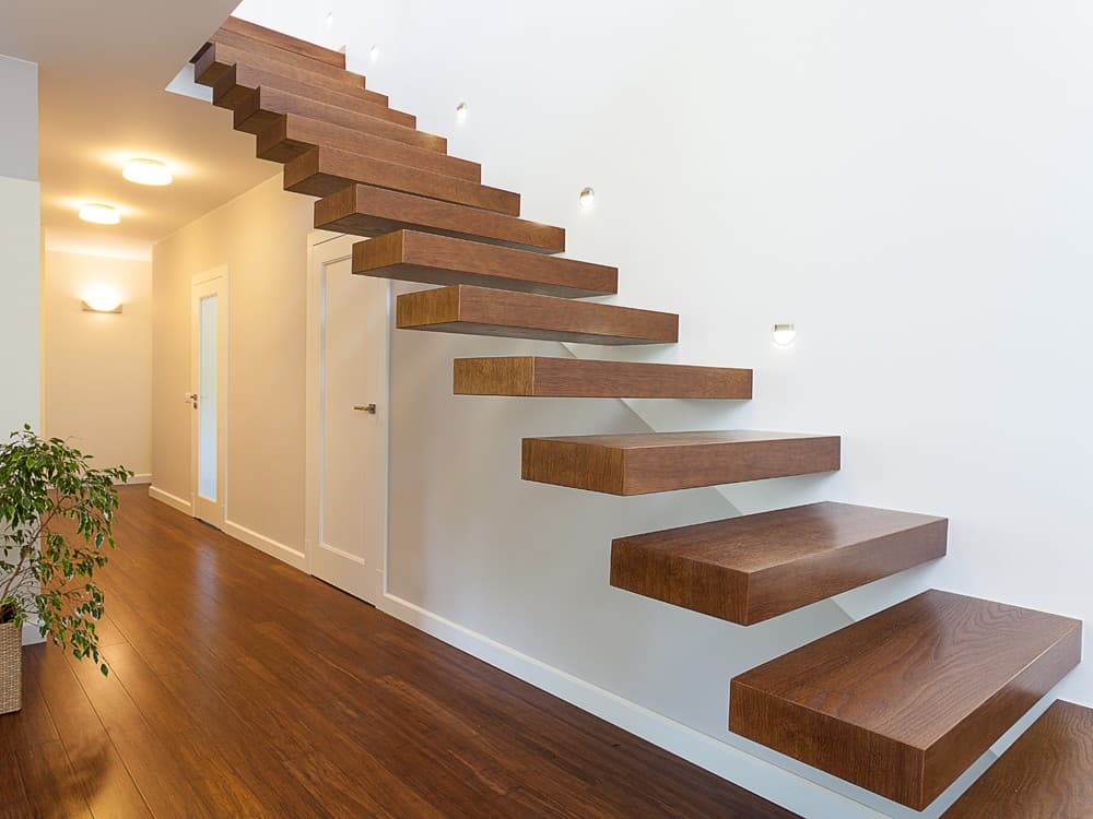 Escalera flotante